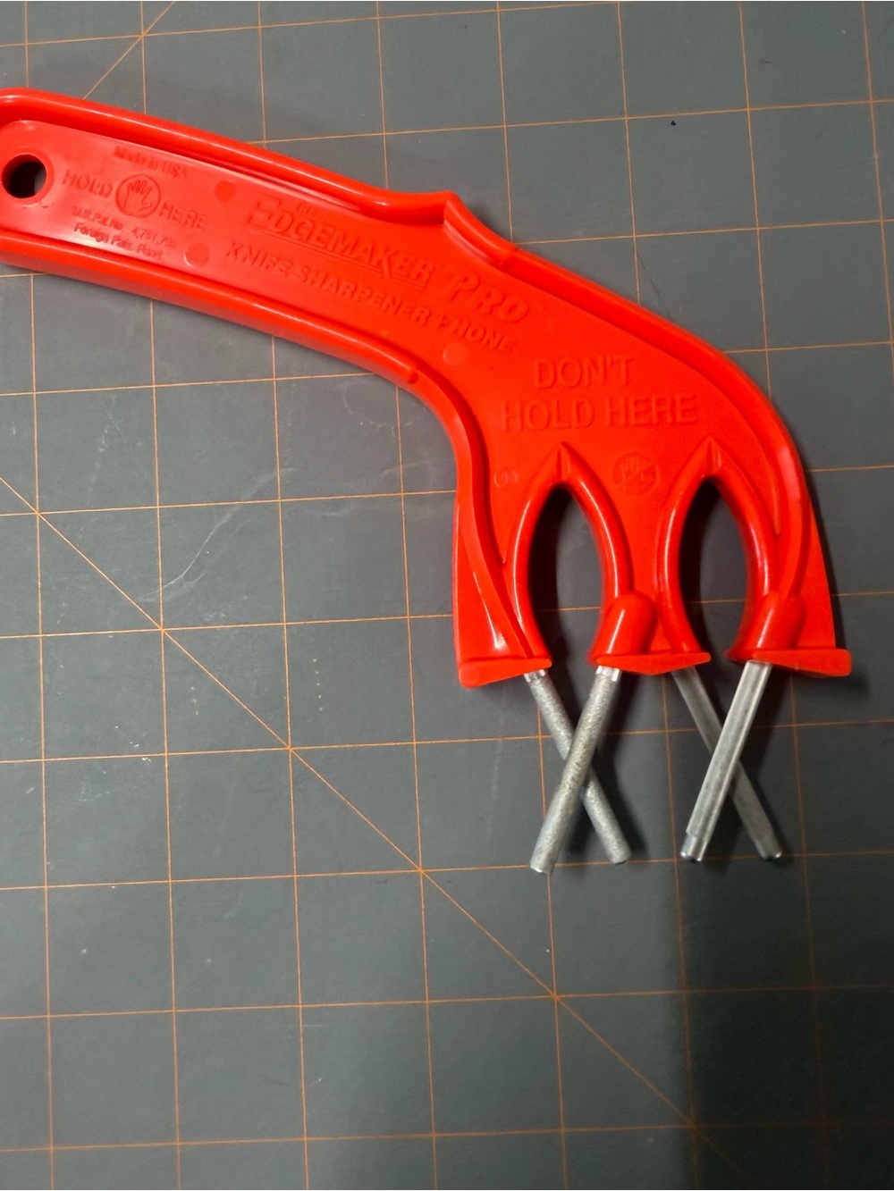 Edgemaker Pro Knife Sharpener - Bright Red